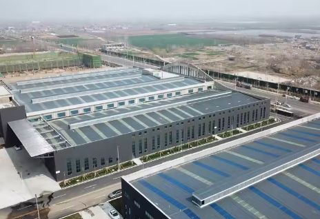 हल्के आधुनिक डिजाइन पूर्वनिर्मित स्टील संरचना गोदाम भंडारण भवन उच्च स्थायित्व कारखाना कार्यशाला शेड